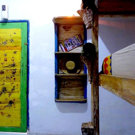 Gipsy Backpackers Hostel Quần đảo Gili Ngoại thất bức ảnh