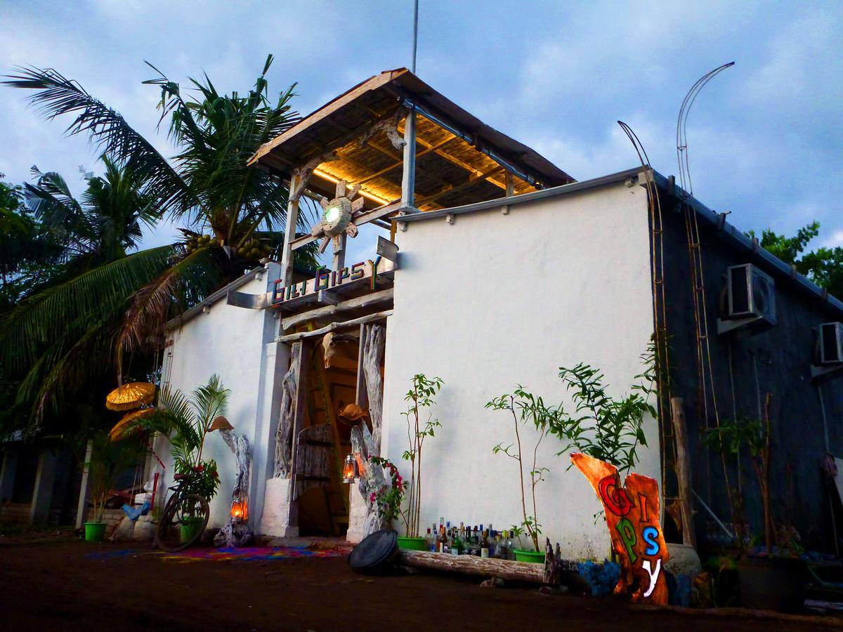 Gipsy Backpackers Hostel Quần đảo Gili Ngoại thất bức ảnh