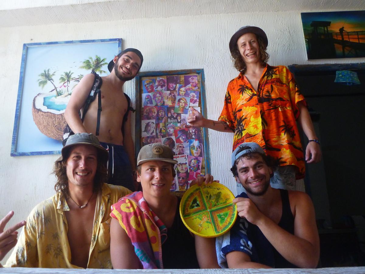Gipsy Backpackers Hostel Quần đảo Gili Ngoại thất bức ảnh