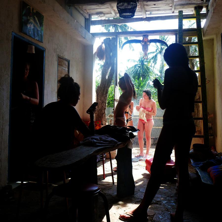 Gipsy Backpackers Hostel Quần đảo Gili Ngoại thất bức ảnh