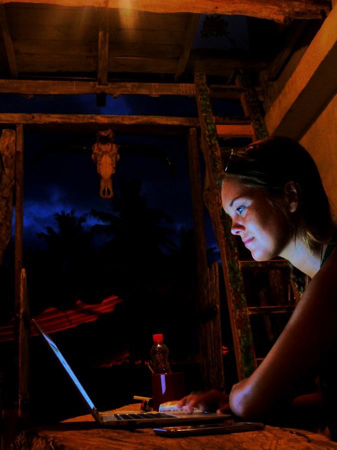 Gipsy Backpackers Hostel Quần đảo Gili Ngoại thất bức ảnh