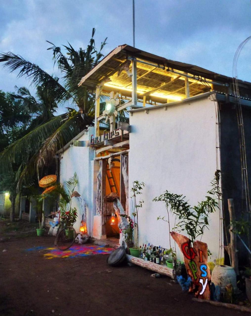 Gipsy Backpackers Hostel Quần đảo Gili Ngoại thất bức ảnh